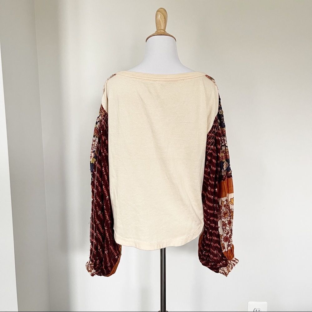 Free People tee with Puffy Boho sleeves - Picture 2 of 8